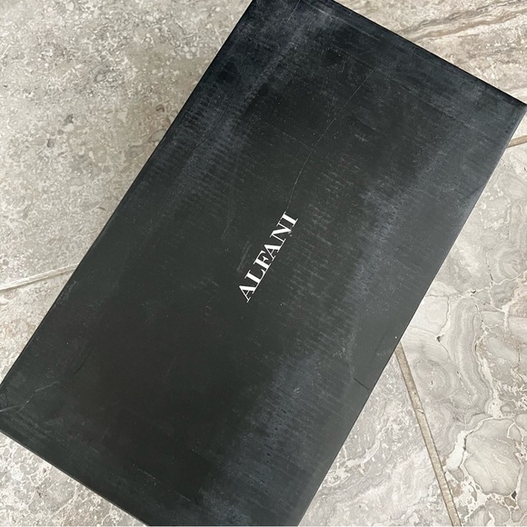 Alfani Copper Chocolate Quilted Slip-On Sneakers Size 11.5M, New in Box - Picture 8 of 11